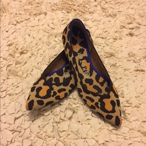 Rothy’s Big cat print “The Point” flat